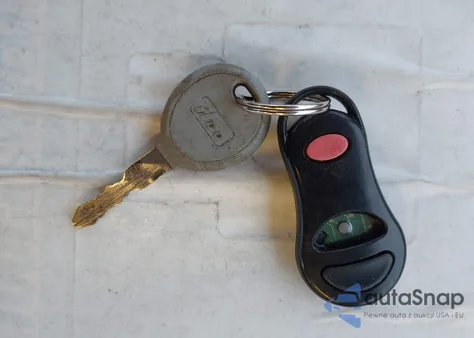 1999 Jeep Cherokee Classic/Sport z USA, uszkodzony, nr VIN 1J4FF68S1XL548710